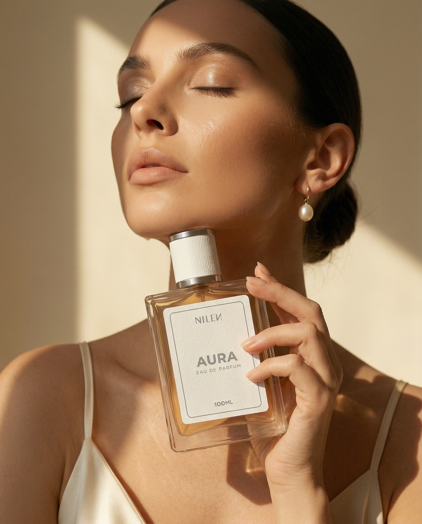 NILEN Aura — composição light com palette mineral clara